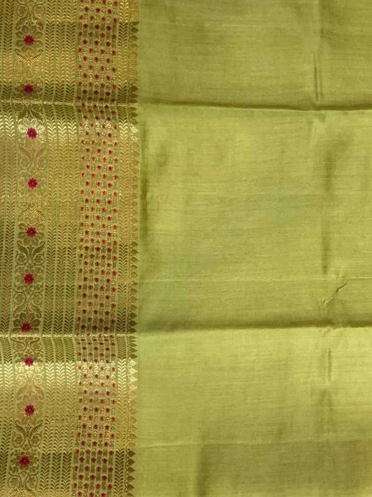 Pista Green Chiniya Silk Pure Banarasi Saree With Floral Zari Jaal Work
